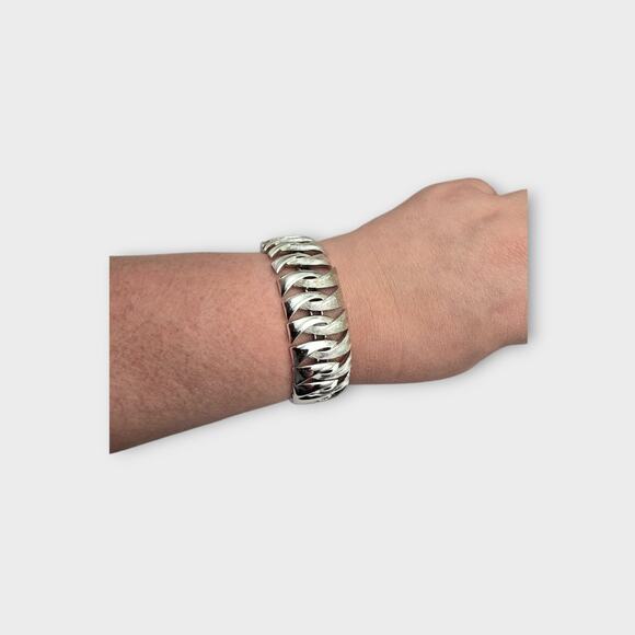Coro Silver-Tone Link Vintage Bracelet  Mid-Century 1950s - Picture 2 of 8